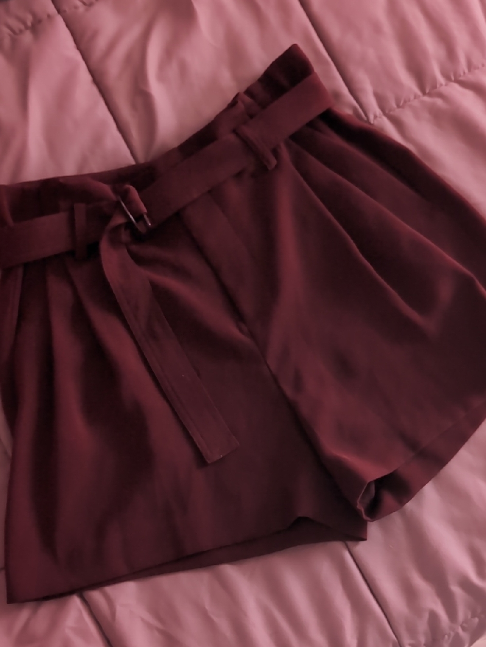 Vince 10 High-Waist Belted Shorts in Burgundy